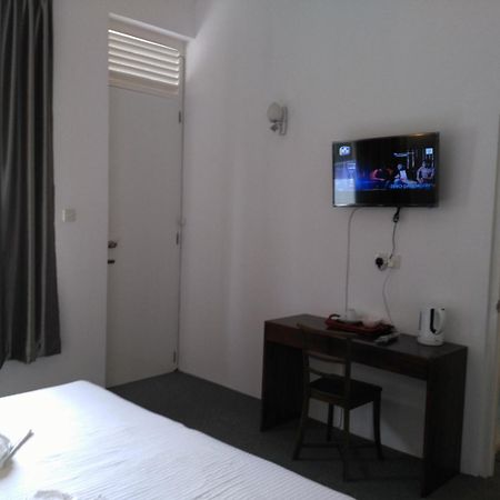 West Inn Colombo Esterno foto