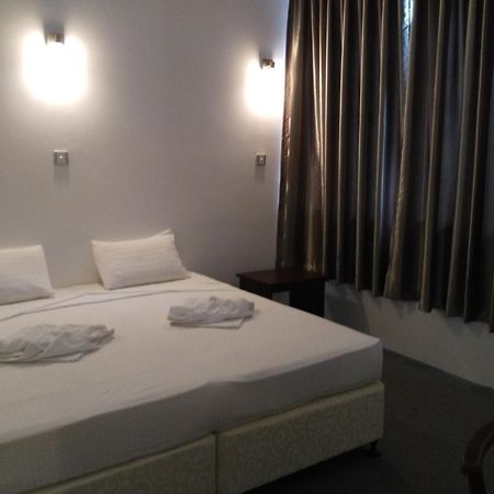 West Inn Colombo Esterno foto