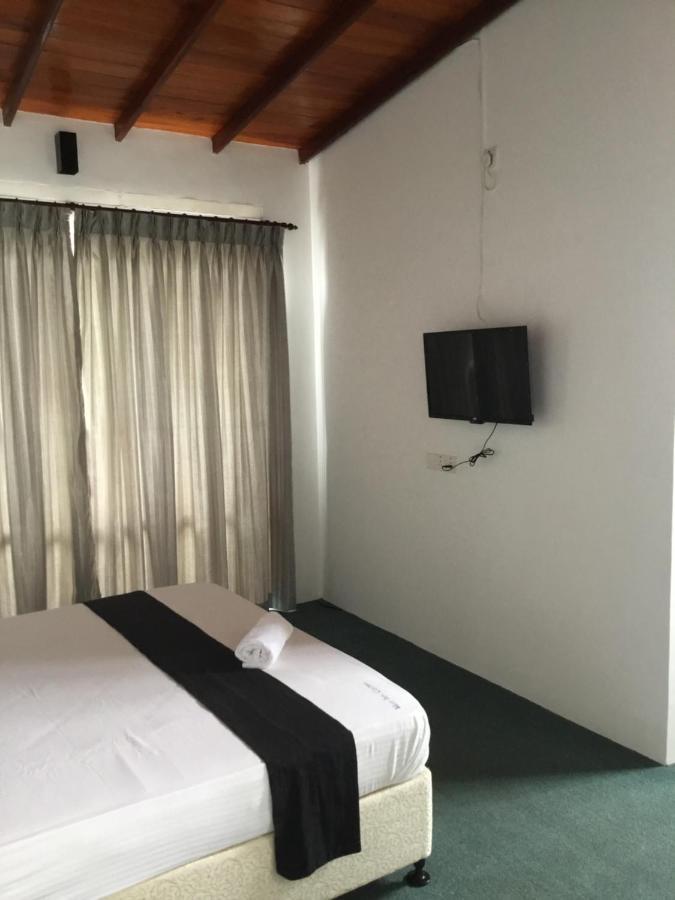 West Inn Colombo Esterno foto