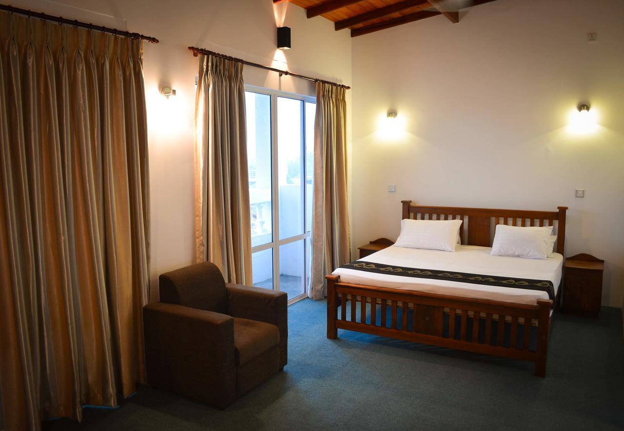West Inn Colombo Esterno foto