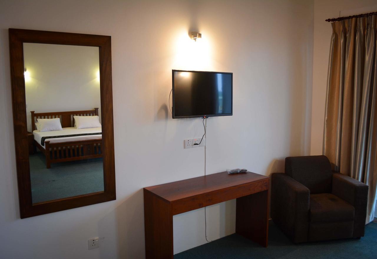 West Inn Colombo Esterno foto