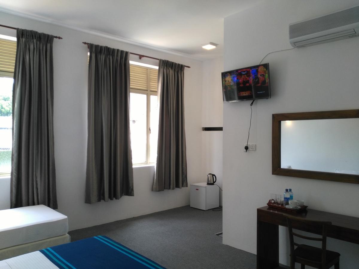 West Inn Colombo Esterno foto